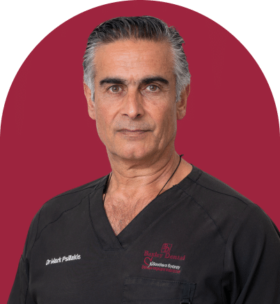 Dr. Mark Psillakis<br />
Associate Dentist